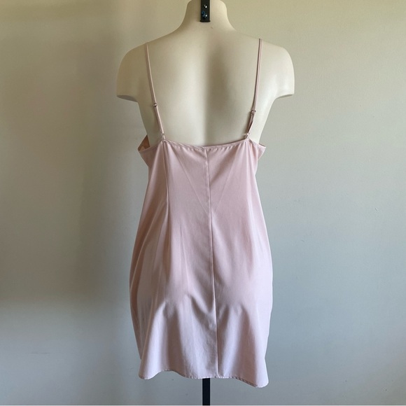 BCBGMaxAzria Diane Lace Mini Dress Pastel Pink Oversized With Slip Size Medium - Picture 6 of 16